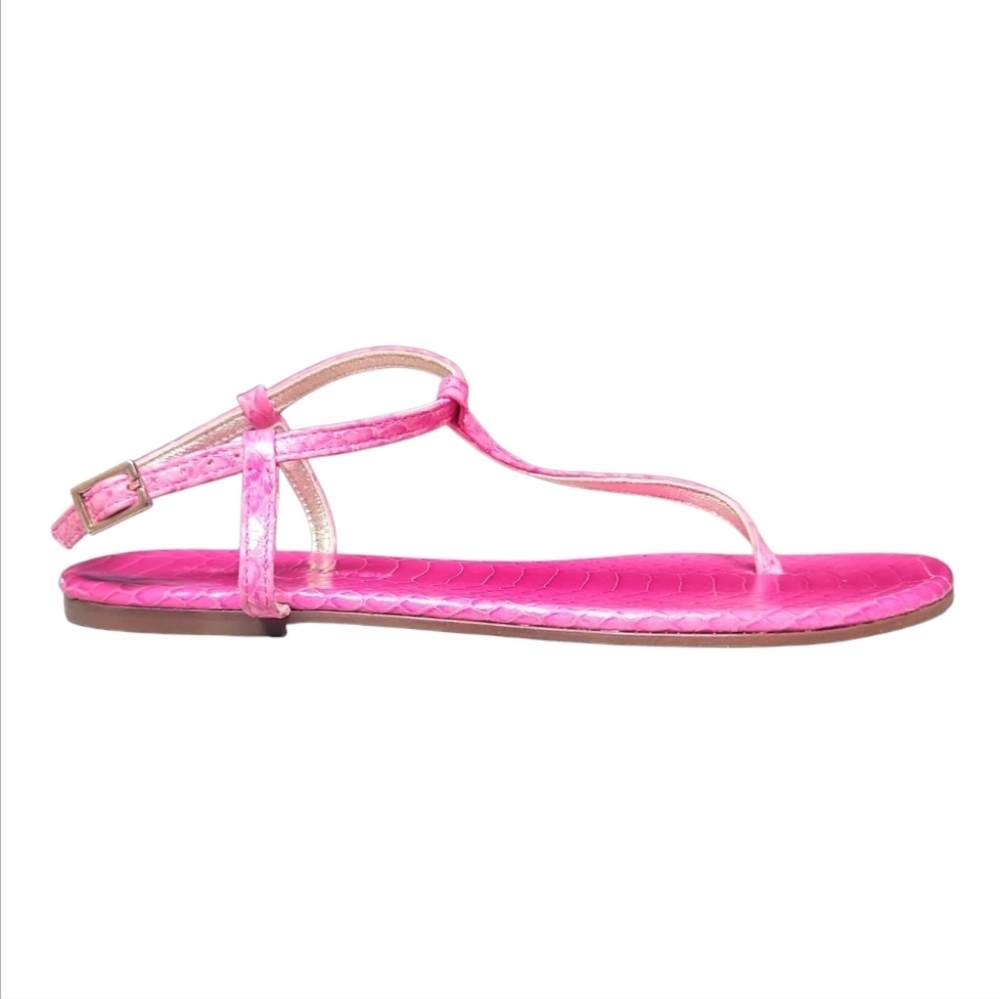 AVEC MODERATION | Pink Snakeskin Embossed Leather T-Strap Sandals in Siz…